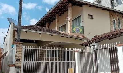 Casa com 3 quartos à venda no Centro, Joinville 