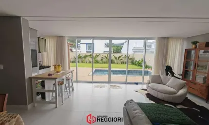Casa em condomínio fechado com 3 quartos à venda no Santa Regina, Camboriú 