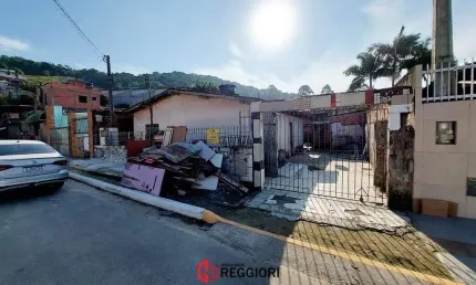 Terreno à venda no Monte Alegre, Camboriú 