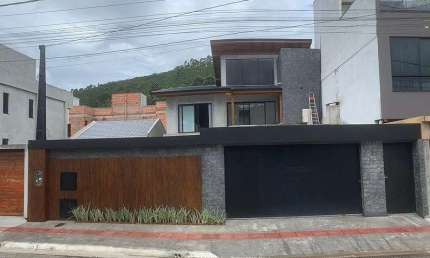Casa com 4 quartos à venda no Rio Pequeno, Camboriú 