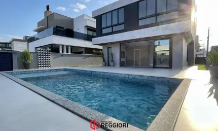 Casa em condomínio fechado com 3 quartos à venda no Santa Regina, Camboriú 