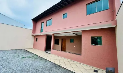 Casa 03 dormitórios, com uma área 250m2 terreno livre na frente - parque dos passaros - são bernardo campo/sp