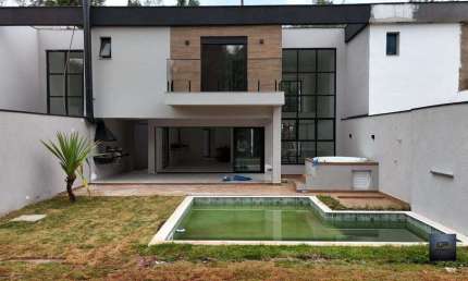 Casa a venda em Condomínio Balneário Palmyra 04 Suítes, Piscina, Hidromassagem - Ribeirão Pires/SP