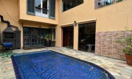 Casa com 04 Suítes 06 Vagas Piscina área Gourmet para venda Bairro Vila Progredior Morumbi Próximo Hospital Alber Einsten - São Paulo