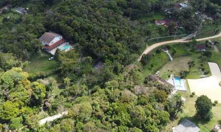Chácara à venda Bairro do Monjolo 06 Km Centro de Juquitiba/SP. Tereno 4.600m²