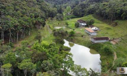 Sítio à Venda 242.000m² Área 05 Lagos, Nascentes Fábrica de Queijos Cabras Estrada do Pocinho - São Lourenço da Serra/SP