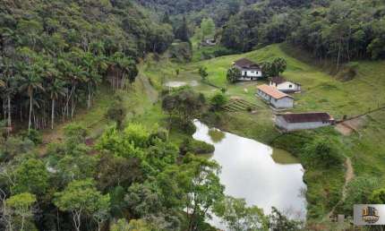 Sítio à Venda 242.000m² Área 05 Lagos, Nascentes Fábrica de Queijos Cabras Estrada do Pocinho - São Lourenço da Serra/SP