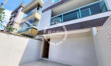 Casa Duplex - Sobreposta Alta para Venda no bairro Campo Grande, localizado na cidade de Santos / SP.