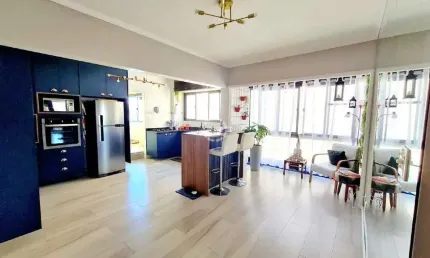 Apartamento com Vista Privilegiada para o Mar na Ponta da Praia - Santos/SP – 2 Dormitórios, Suíte e Lazer Completo!