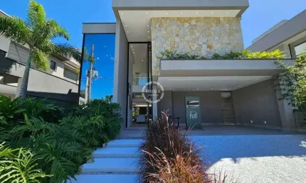 Casa de Luxo, com 6 Suítes + dependência de empregada!