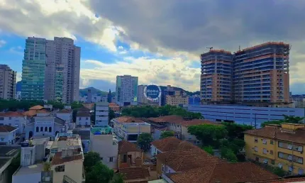 apartamento 2 quartos uma suíte e área de serviço independente.