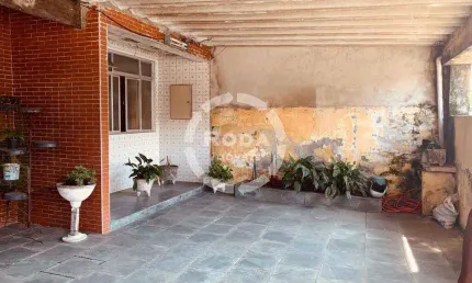 Casa isolada de 2 dormitórios mais edícula em santos na santa maria.
