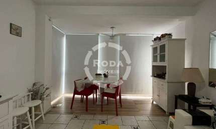 Apartamento Mobiliado com 02 dormitórios à venda no Gonzaga em Santos/SP com vista ao Mar.