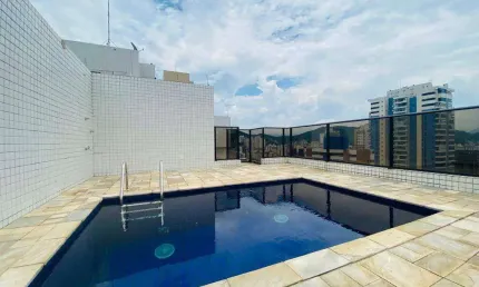 Cobertura Duplex 1 quadra e meia da Praia, com piscina e área de lazer no prédio para conforto de toda a família