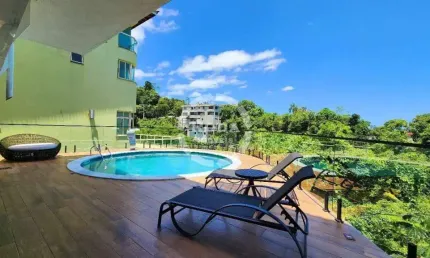 Casa em condomínio fechado a venda em Santos, localizada no Morro Santa Terezinha.
