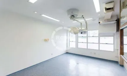 Unidade cirúrgica a venda em Santos, aceita financiamento, localizada no bairro Vila Mathias.