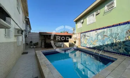 CASA AMPLA COM PISCINA E LAZER COMPLETO-OPORTUNIDADE-INCRÍVEL.
