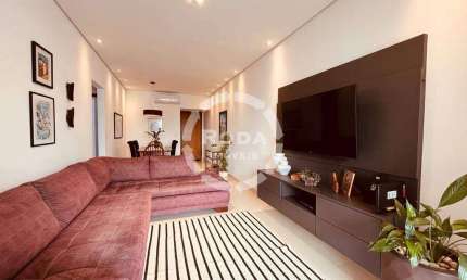 Apartamento próximo da praia a venda em Santos, localizado no bairro da Pompéia.