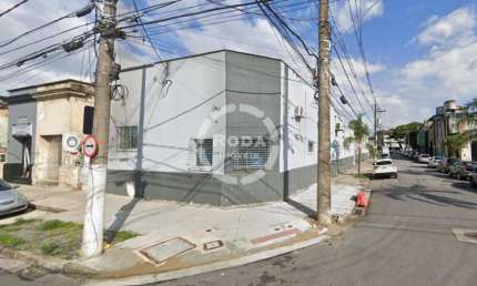 Casa comercial disponível para locação no bairro da Vila Mathias em Santos/SP