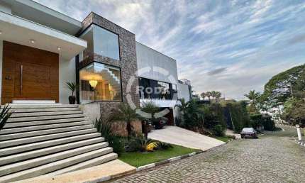 Casa de alto padrão em condomínio fechado a venda em Santos, localizada no bairro Santa Terezinha.