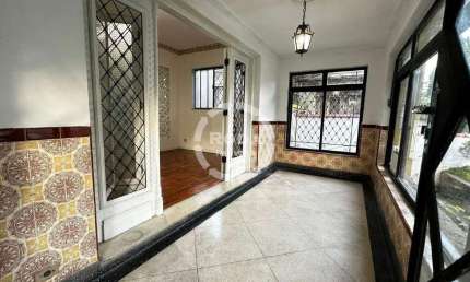 Casa à venda, 3 quartos, 2 vagas, Macuco - Santos/SP