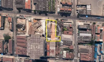 Terreno à Venda no Centro de Santos: Oportunidade Única na Principal Avenida!
