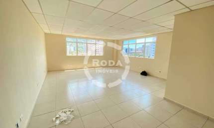 Sala Comercial 50m² com 2 banheiros no Bairro da Vila Mathias ao Lado da UNIMED