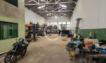 Galpão localizado no bairro do estuário em santos (sp)