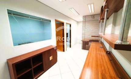 Sala comercial para venda em Santos, localizada no bairro da Aparecida.