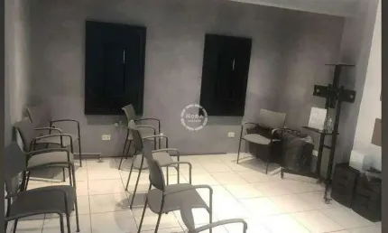 Loja à Venda – 30m² com Mezanino | Térrea | Shopping ao Lado da Praia – Santos/SP