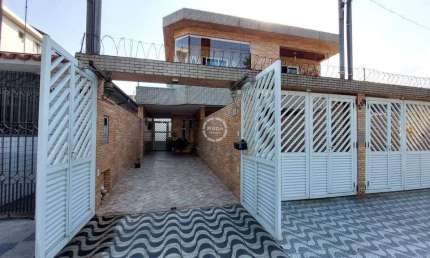 Casa Sobreposta Baixa à Venda com 3 dormitórios 1 suite no Bairro Vila Valença em São Vicente