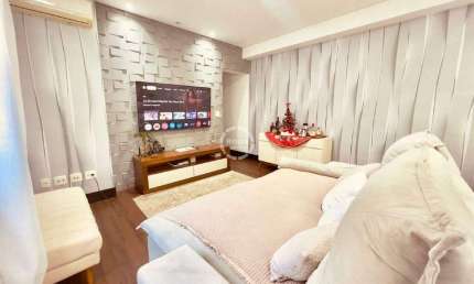 Apartamento com 3 domitórios e mobiliado para alugar em Santos em frente ao mar