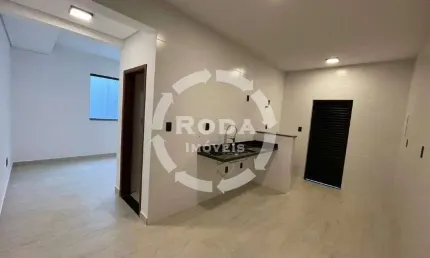 Casa Sobreposta Baixa Fundos Nova à Venda no Marapé – 3 Dormitórioss e 2 Vagas!