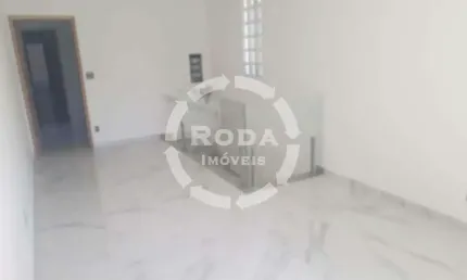 Casa Sobreposta Alta à Venda – 90m² | 3 Dormitórios (1 Suíte) | 2 Vagas | Ponta da Praia – Santos/SP