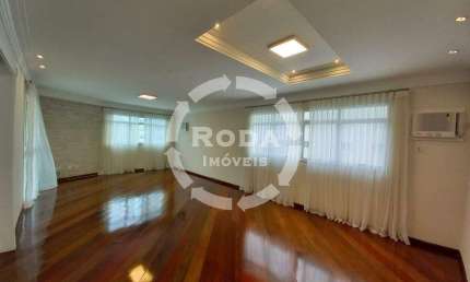 Amplo apartamento com 3 dormitórios (2 suítes), 180 m² e 3 vagas demarcadas no Boqueirão – a 2 quadras da praia!