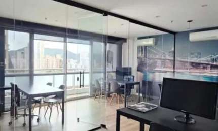 Sala comercial diferenciada, decorada e mobiliada !!!!