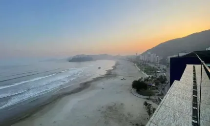Apartamento Pé na Areia – 3 Dormitórios | Mobiliado | 2 Vagas | Vista Incrível!