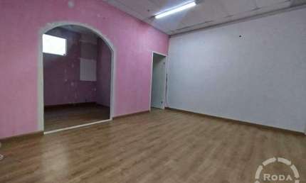 Sala Comercial para Alugar em Santos: 30m² no Coração do Gonzaga