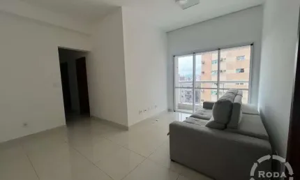 Excelente Apartamento para Locação na Rua Bolívar – Apenas Duas Quadras da Praia!