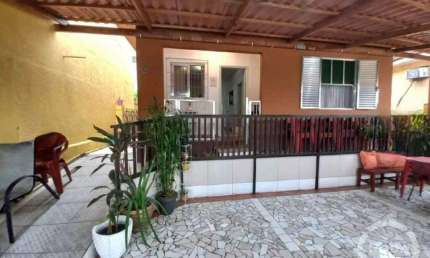 Oportunidade Imperdível! Casa Independente com Edícula a venda - Bairro Mateo Bei, São Vicente