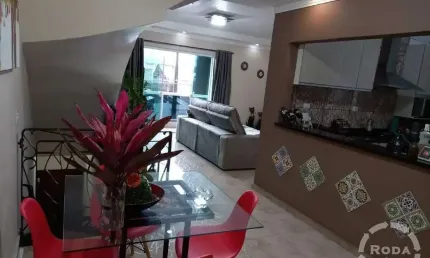 Encantadora casa tipo sobrado de 3 quartos à venda em Santa Maria!