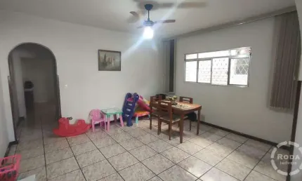 Casa ampla com edícula à venda nas proximidades da Beneficência Portuguesa – Santos/SP