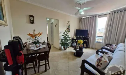 Apartamento todo reformado com 2 dormitórios, no bairro Embaré em Santos / SP.