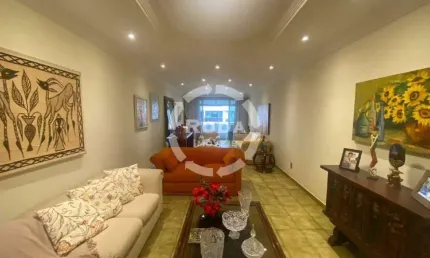 Apartamento na Ponta da Praia com 4 quartos sendo 3 suítes e 3 vagas de garagem