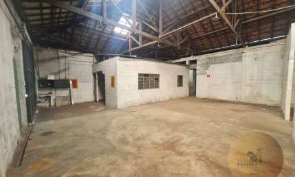 Galpão para Locação Comercial de 320m² Próximo ao Shopping