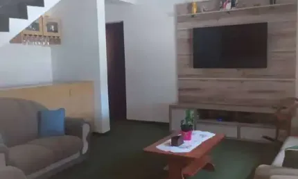Sobrado à Venda com 3 Suítes e 292m², Localizada em dos Melhores Bairros