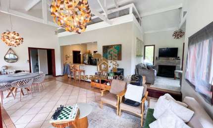 Casa à Venda em Condomínio Fechado com 2.600m²,Verdadeiro Paraiso Ecológico