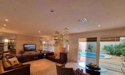 Sobrado Alto Padrão à Venda com Piscina, 280m² com 4 Quartos e 6 Vagas