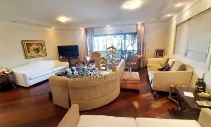 Amplo Apartamento à Venda com 242m², 4 Quartos e 4 Vagas no Santo Antônio
