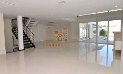 Sobrado em Condomínio Fechado com 580m², 4 Quartos no Espaço Cerâmica